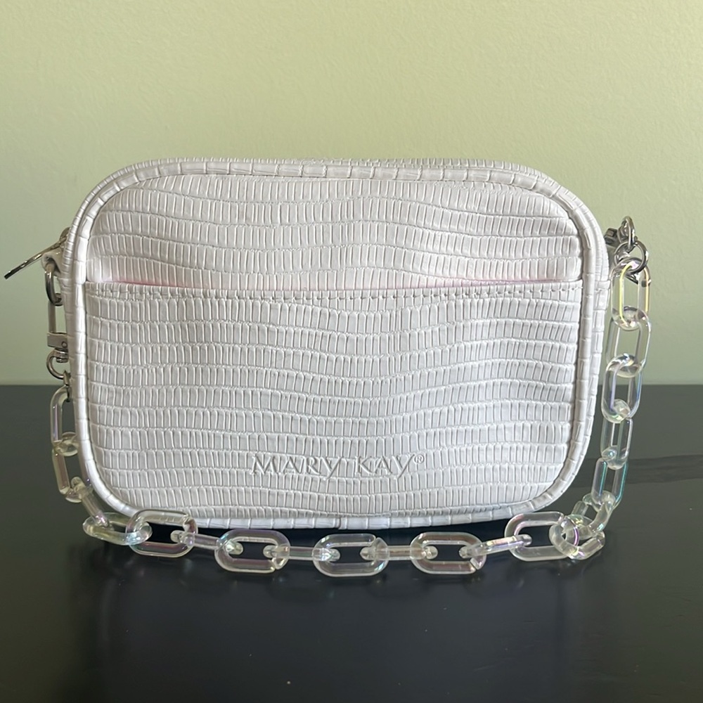 Mary Kay White Purse April Prize 2024 Soar Like Never Before